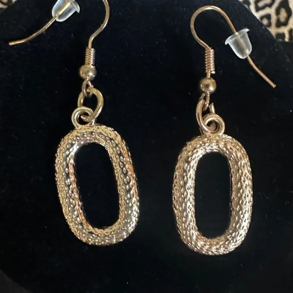 Gold Fashion Necklace w/Earrings - Picture 2 of 7